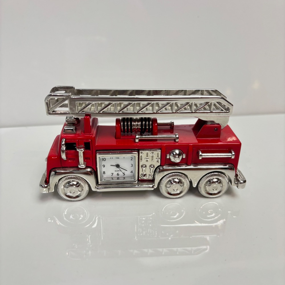 Vintage Red Die Cast Metal Fire Truck Desk Clock Quartz Miniature Collectible